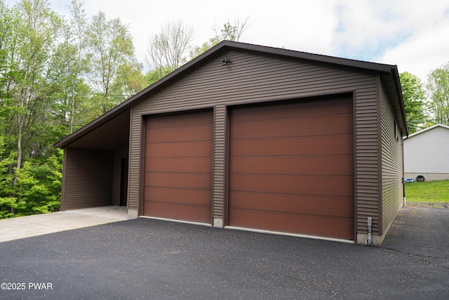 1111 Advent Rd, Lake Ariel, PA 18436 - garage featuring a garage
