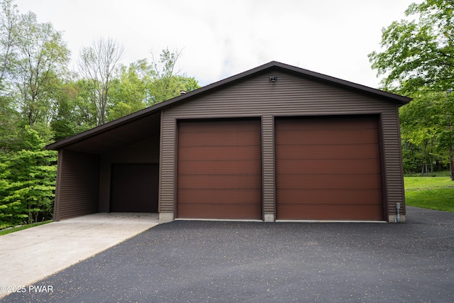 1111 Advent Rd, Lake Ariel, PA 18436 - garage featuring a garage