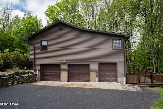 1111 Advent Rd, Lake Ariel, PA 18436 - view of side of home
