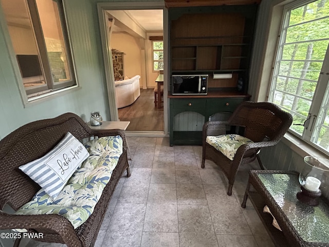 112 N Maple Ln, Greentown, PA 18426 - view of living area