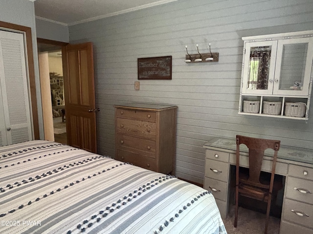 112 N Maple Ln, Greentown, PA 18426 - bedroom featuring crown molding and an office area