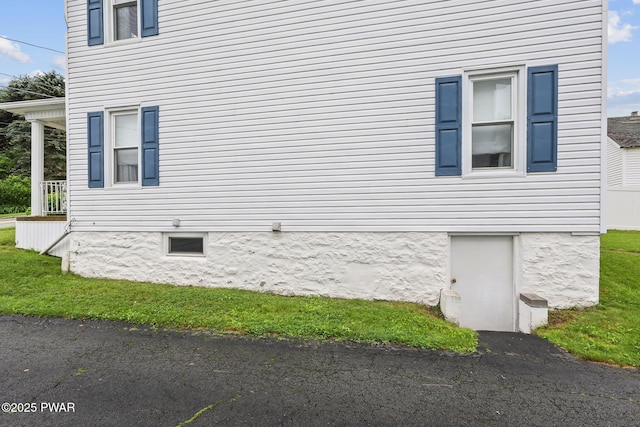 132 Dundaff St, Forest City, PA 18421 - view of side of property