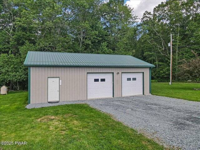 11 Coyote Rdg, Hawley, PA 18428 - view of detached garage