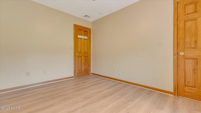 11 Coyote Rdg, Hawley, PA 18428 - unfurnished room featuring light wood finished floors and baseboards