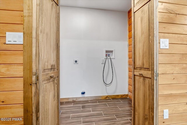 laundry area featuring hookup for an electric dryer and washer hookup