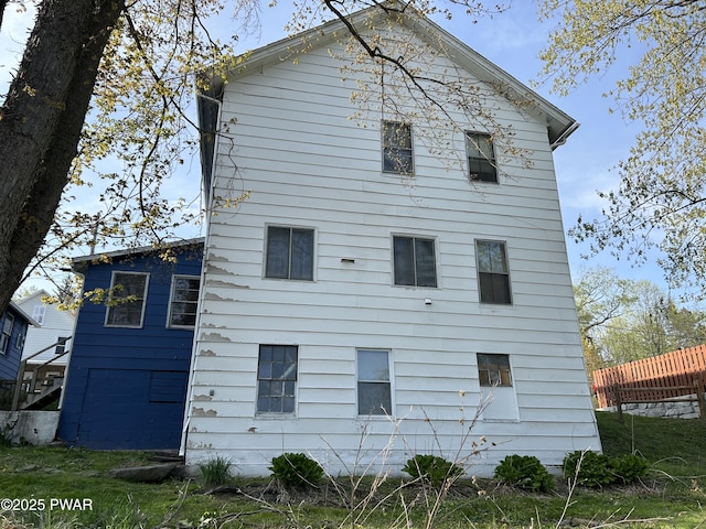 887 Maple Ave, Honesdale, PA 18431 - exterior space