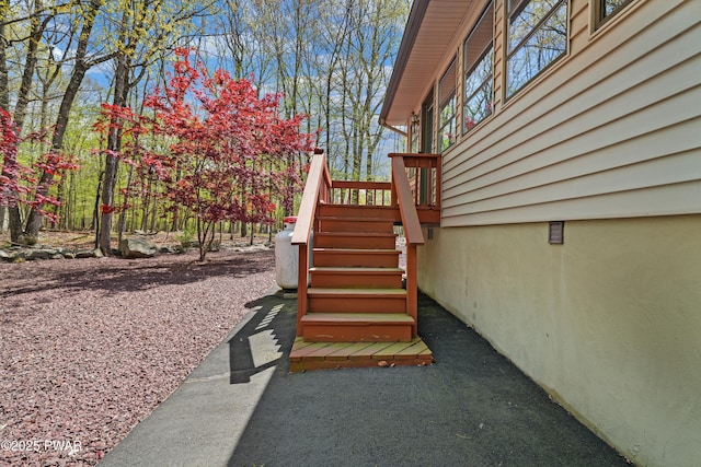 109 Glenbrook Dr, Dingmans Ferry, PA 18328 - exterior space with stairway