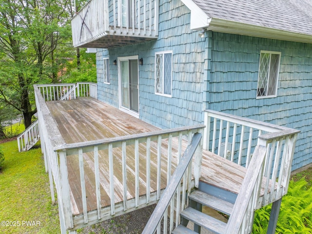511 Overlook Ter, Stroudsburg, PA 18360 - deck featuring stairway