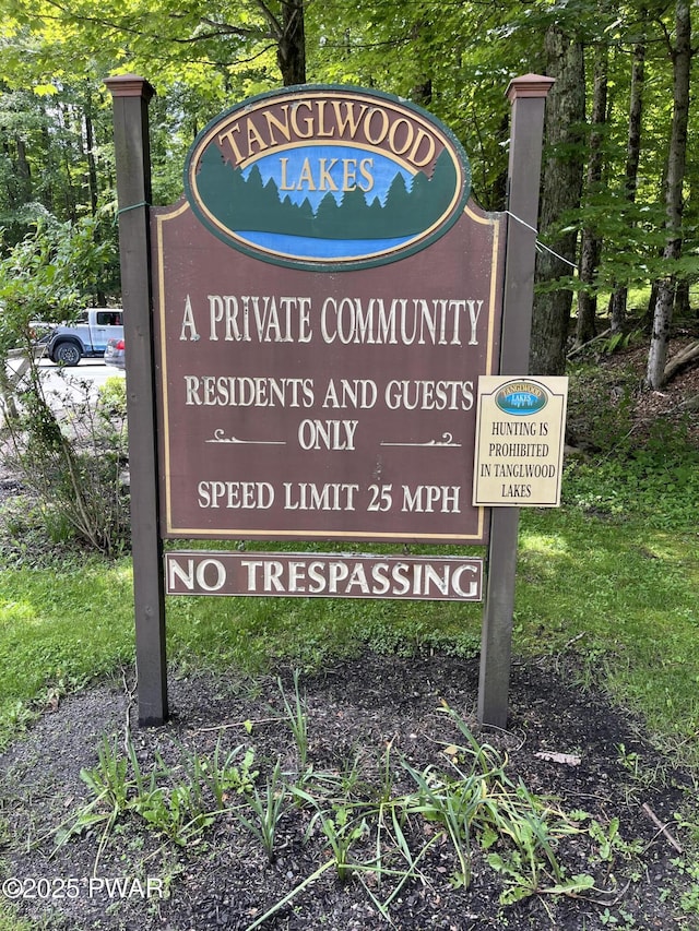 Grasshopper Ln, Greentown, PA 18426