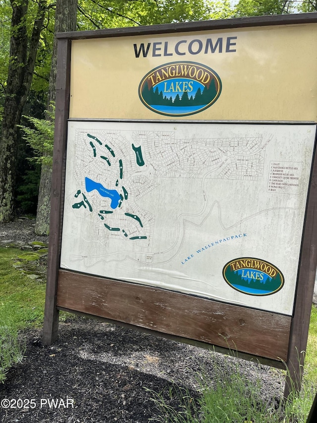 Grasshopper Ln, Greentown, PA 18426