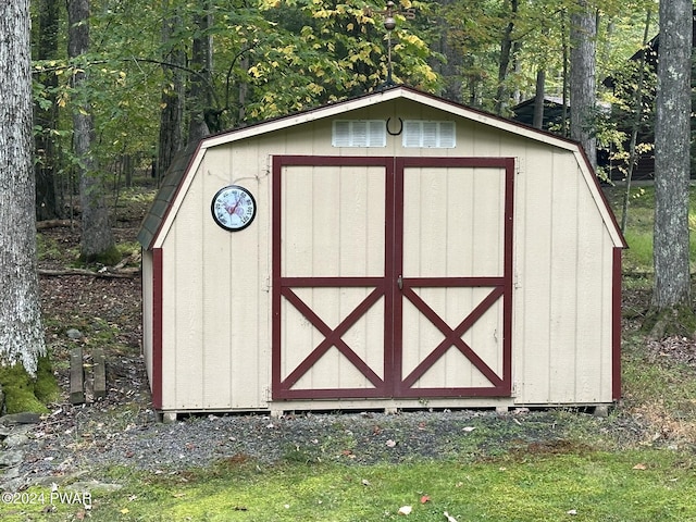 view of outdoor structure