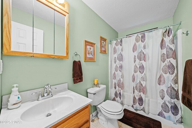 191 Water View Dr, Hawley, PA 18428 - bathroom with a textured ceiling, vanity, toilet, and shower / tub combo with curtain