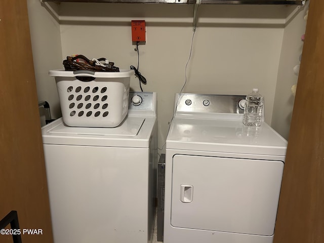 1024 Pitt Rd, Newfoundland, PA 18445 - washroom featuring washer and dryer