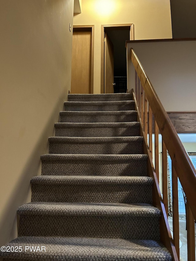1024 Pitt Rd, Newfoundland, PA 18445 - view of stairway