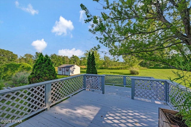 1528 Mount Cobb Rd, Jefferson Township, PA 18436 - deck featuring a storage unit and a lawn