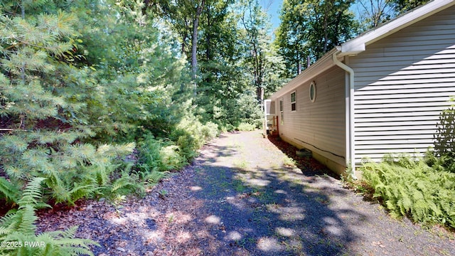 103 Windwards Ln, Dingmans Ferry, PA 18328 - view of yard