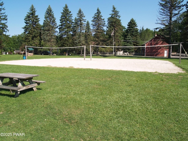 1032 Deer Field Ct, Lake Ariel, PA 18436 - view of property's community featuring volleyball court, a yard, and view of wooded area