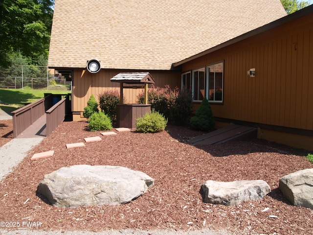 1032 Deer Field Ct, Lake Ariel, PA 18436 - view of side of home with roof with shingles