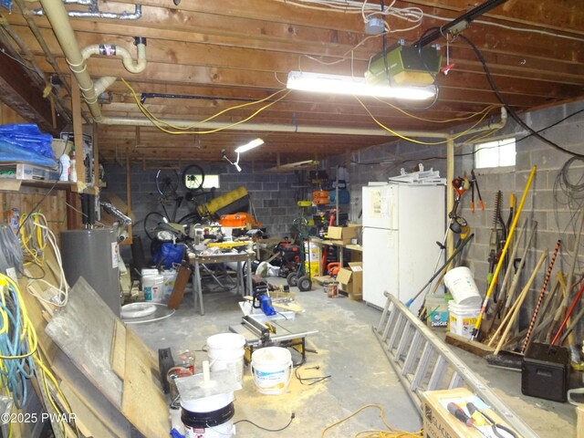 115 Eastwood Dr, Greentown, PA 18426 - below grade area featuring freestanding refrigerator