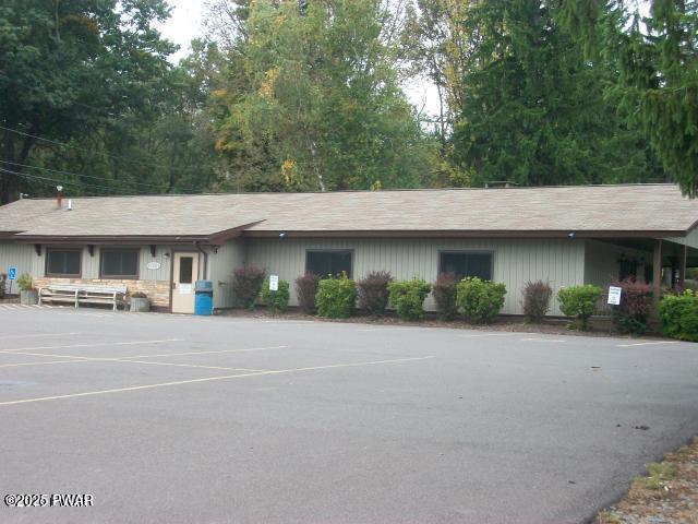 1011 Salem Pl, Lake Ariel, PA 18436 - single story home featuring uncovered parking