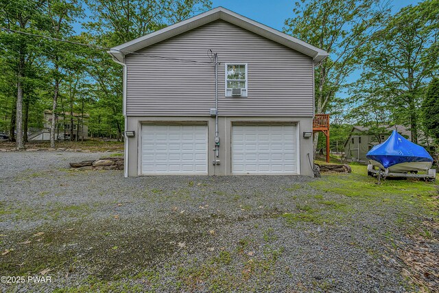 1011 Salem Pl, Lake Ariel, PA 18436 - garage featuring cooling unit