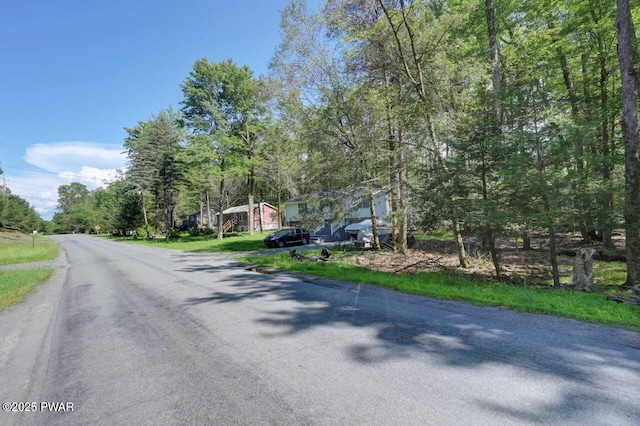 54 Wallenpaupack Dr, Lake Ariel, PA 18436