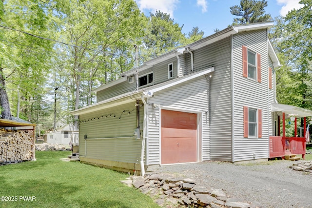 101 Bayberry Dr, Milford, PA 18337 - view of front of home with gravel driveway and a front lawn