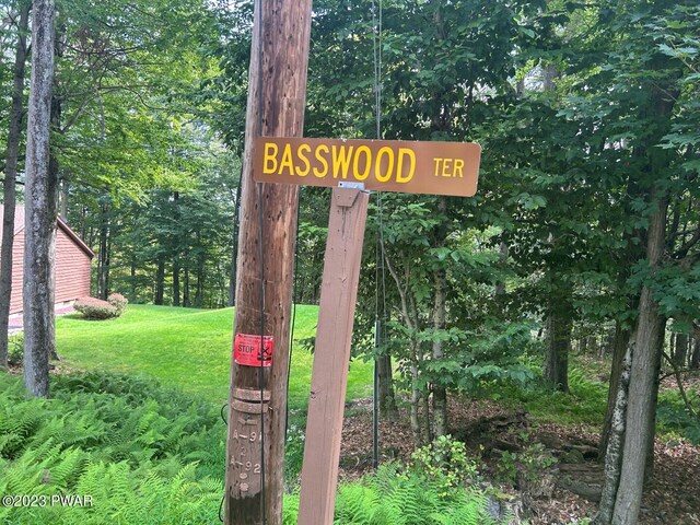 712 Basswood Ter, Greentown, PA 18426