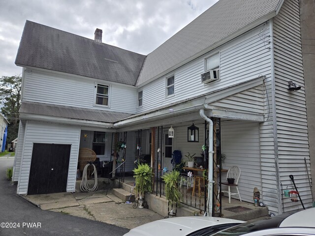 view of front of home with covered porch