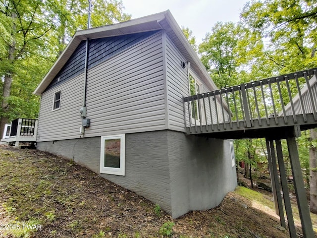 104 Radcliff Rd, Bushkill, PA 18324 - view of home's exterior with a deck