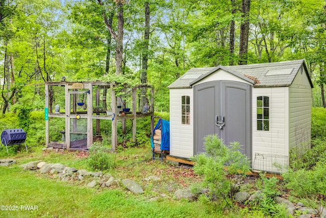 1419 Bear Dr, Bushkill, PA 18324 - view of shed featuring view of scattered trees