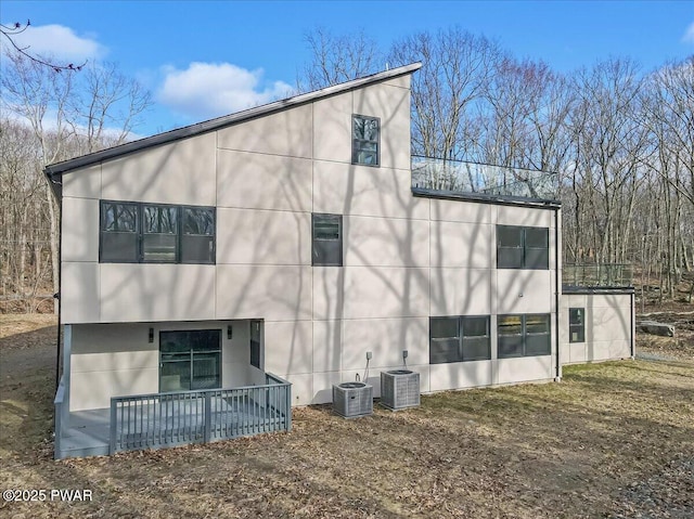 328 Forest Dr, Lords Valley, PA 18428 - view of property exterior featuring stucco siding
