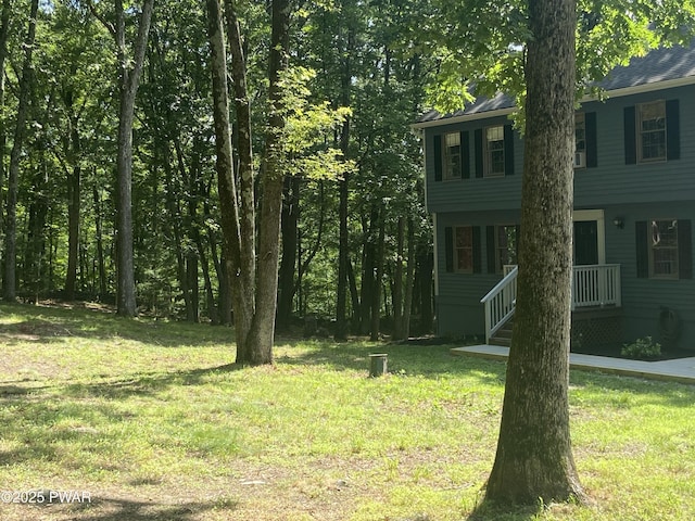 110 Stonefield Rd, Milford, PA 18337 - view of front of house with a front yard