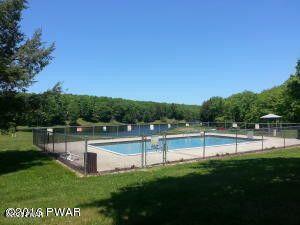 828 View Dr, Greentown, PA 18426 - photo 5