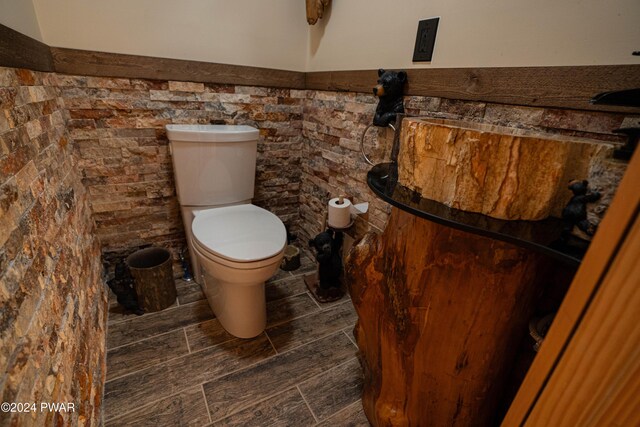 bathroom with sink and toilet