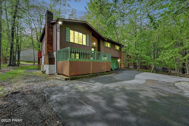 1036 Mountain Top Dr, Lake Ariel, PA 18436 - view of front of property featuring a chimney