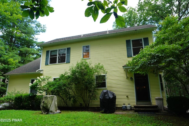 103 Valley Forge Rd, Milford, PA 18337 - back of property featuring entry steps and a yard