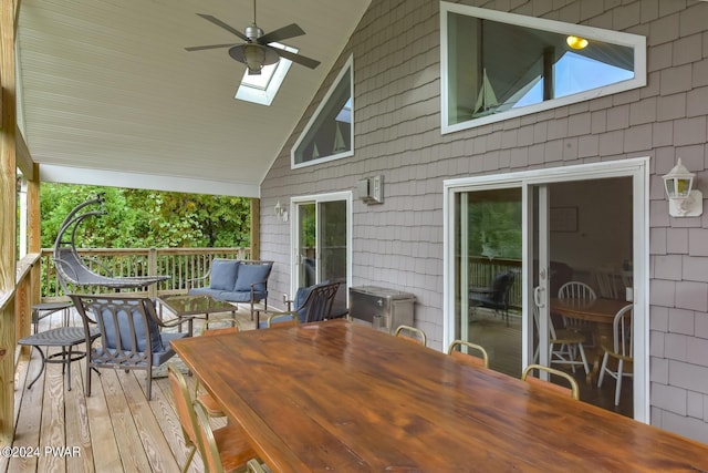 deck with ceiling fan