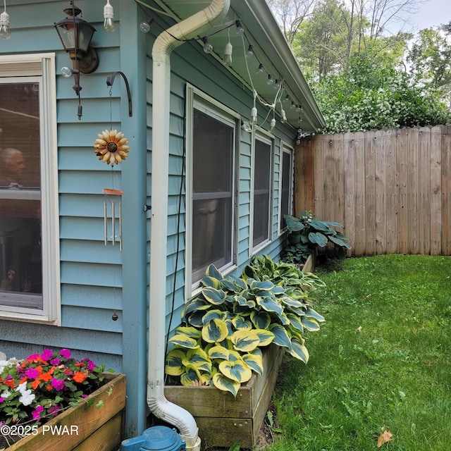117 W Shore Dr, Dingmans Ferry, PA 18328 - exterior view