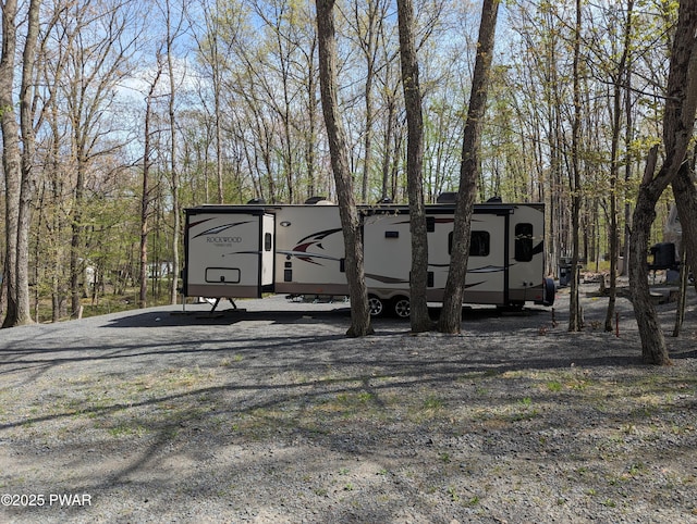 4122 Apache Ln, Shohola, PA 18458