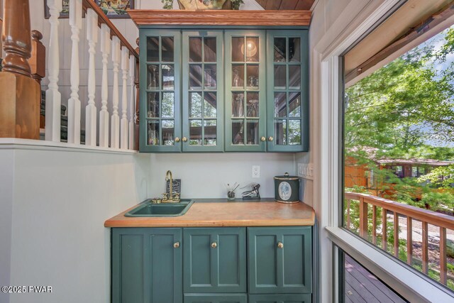 37 Rockpoint Ct, Lake Ariel, PA 18436 - view of indoor wet bar
