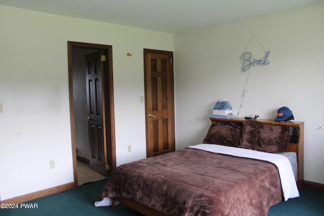 view of carpeted bedroom