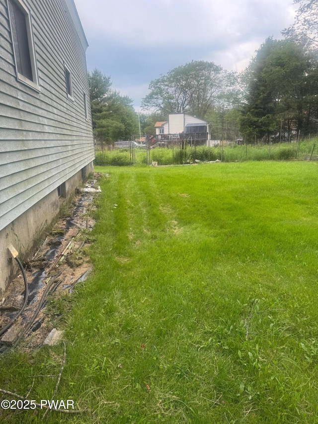 112 Ewe Ln, Tobyhanna, PA 18466 - view of yard
