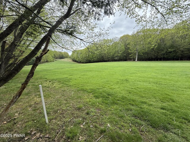 N Evergreen Dr, Greentown, PA 18426