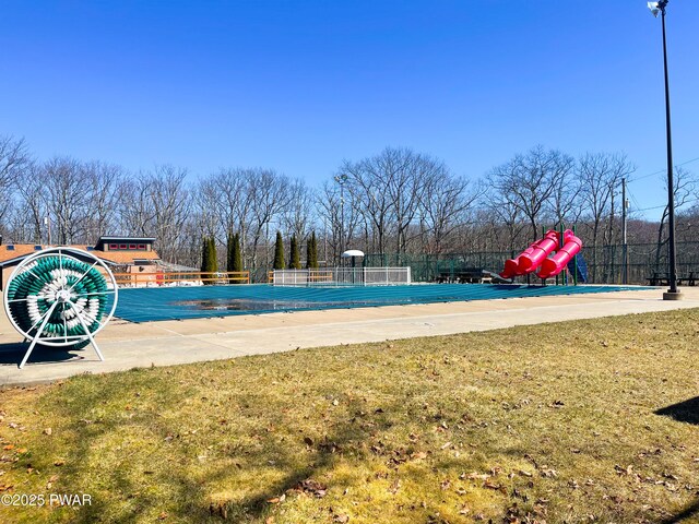 212 Comstock Dr, Lords Valley, PA 18428