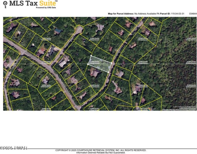 212 Comstock Dr, Lords Valley, PA 18428