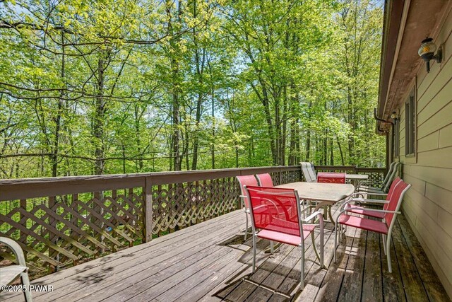 146 Cove Point Cir, Lakeville, PA 18438 - deck with outdoor dining area