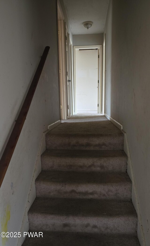 171 Flatbrook Way, Milford, PA 18337 - view of stairway