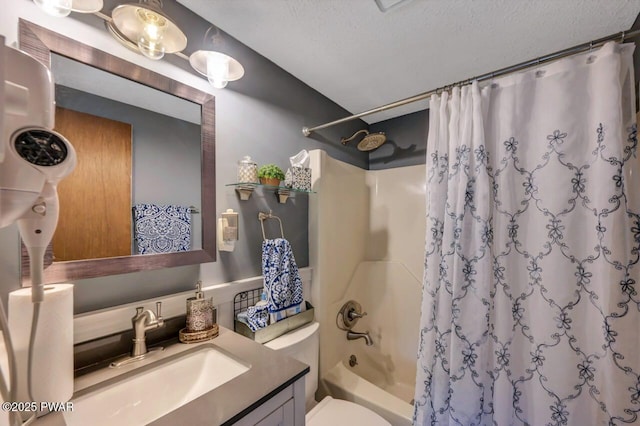 29 Tanglewood Ln, Lake Ariel, PA 18436 - bathroom featuring vanity, shower / tub combo, and a textured ceiling