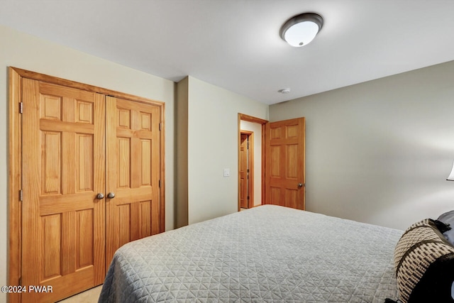 bedroom featuring a closet